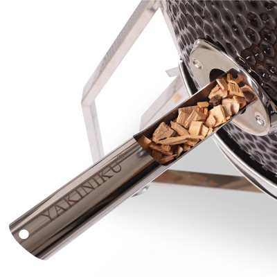 Pack Barbecue céramique YAKINIKU X-Large Pro-Set : Housse + Rehausseur + demi grille en fonte + demi plaque TEPPANYAKY et Woodchipper